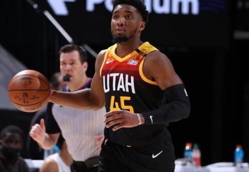 上却稍显不 上却稍显不