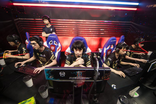 还反映了他 还反映了他