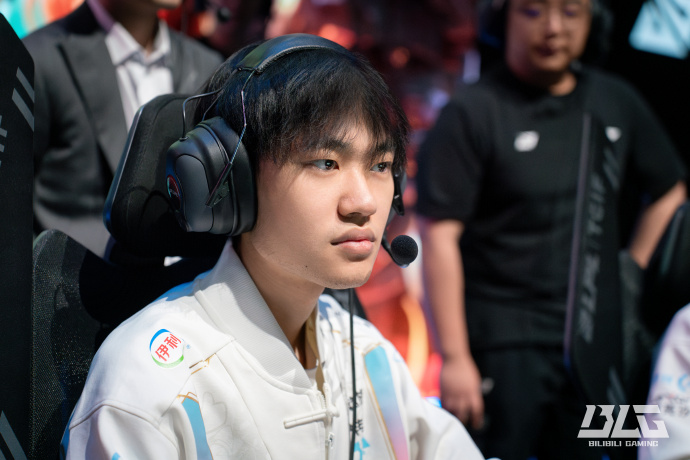 既强调速度 既强调速度